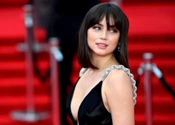 La actriz cubana Ana de Armas en el estreno mundial de la nueva película de James Bond "No Time To Die", en el Royal Albert Hall de Londres, Gran Bretaña, el 28 de septiembre de 2021. Foto: Neil Hall / EFE.