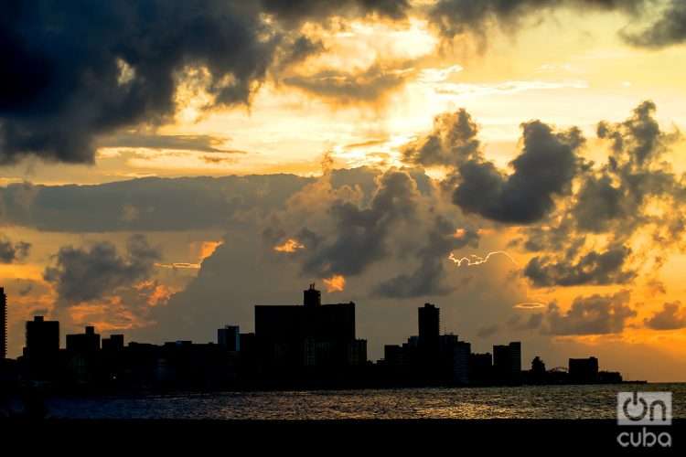 Malecón de La Habana, octubre 2021, Cuba. Foto: Otmaro Rodríguez