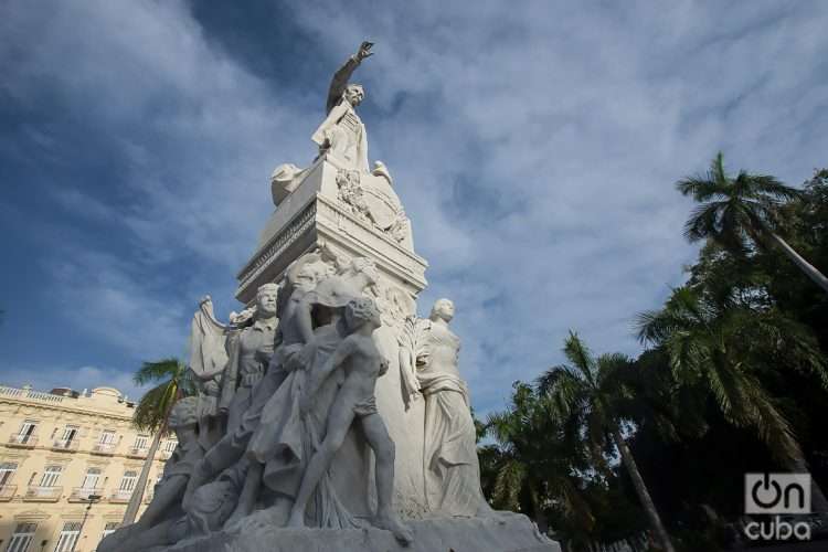Monumento a José Martí en Parque Central de La Habana, Cuba, obra del escultor cubano, residente en Italia, José Villalta de Saavedra. Foto: Otmaro Rodríguez