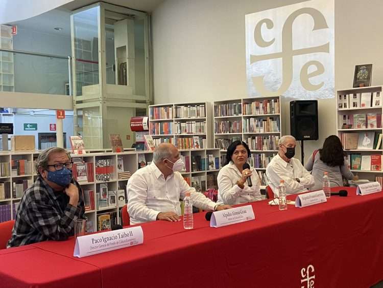 Conferencia de prensa celebrada en la Ciudad de México, en la que se dio a conocer la noticia. Foto: twitter.com/alefrausto