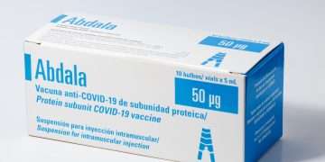 Estuche de la vacuna anticovid cubana Abdala. Foto: CIGB / Archivo.