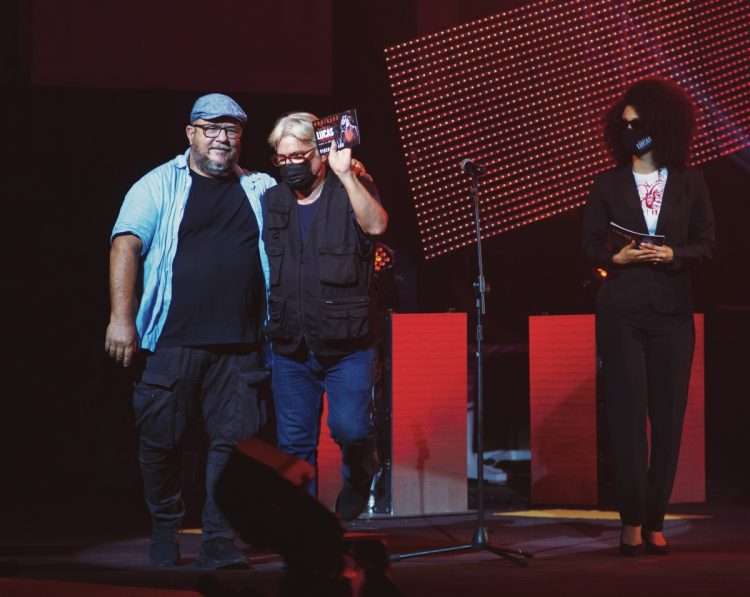 Alejandro Pérez (i) y Roly Peña compiten con su video "El mambí" por el premio a Mejor Video del año en Lucas. Foto: juventudrebelde.cu
