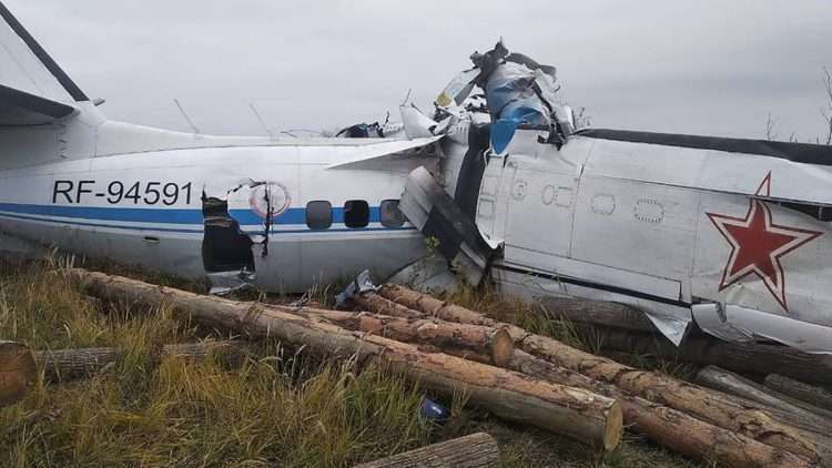 Al menos 16 personas (en su mayoría paracaidistas) fallecieron en un accidente aéreo en Rusia. Foto: Tomada del diario AS.