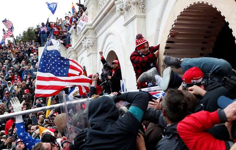 El asalto al Capitolio. Foto: Shannon Stapleton/Reuters.