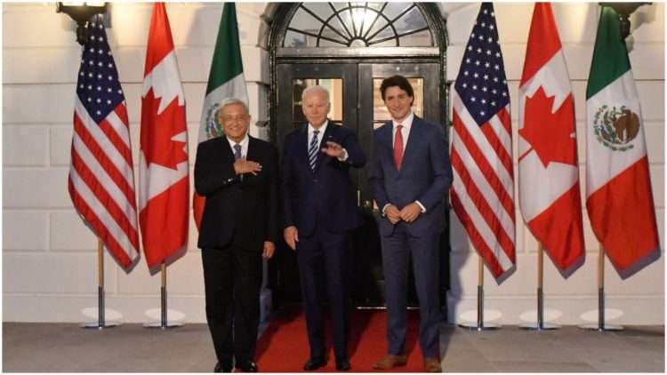 Los cumbre de los tres amigos. Foto: Televisa.