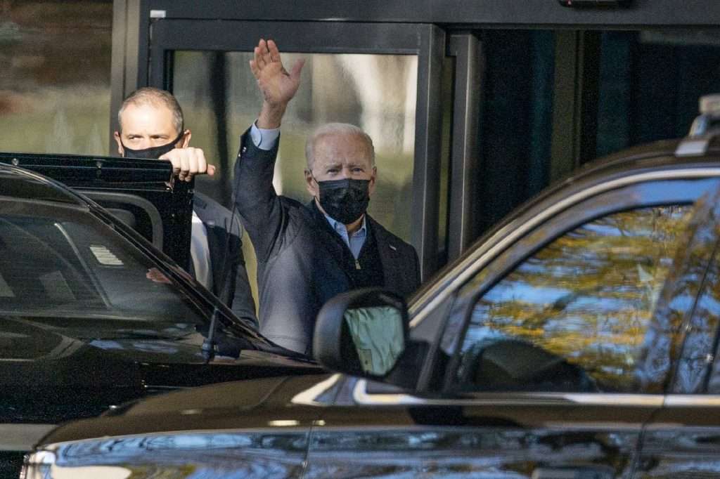 El presidente de EE.UU, Joe Biden, ingresa al hospital Walter Reed para someterse a una revisión médica. Foto: White House Photo.