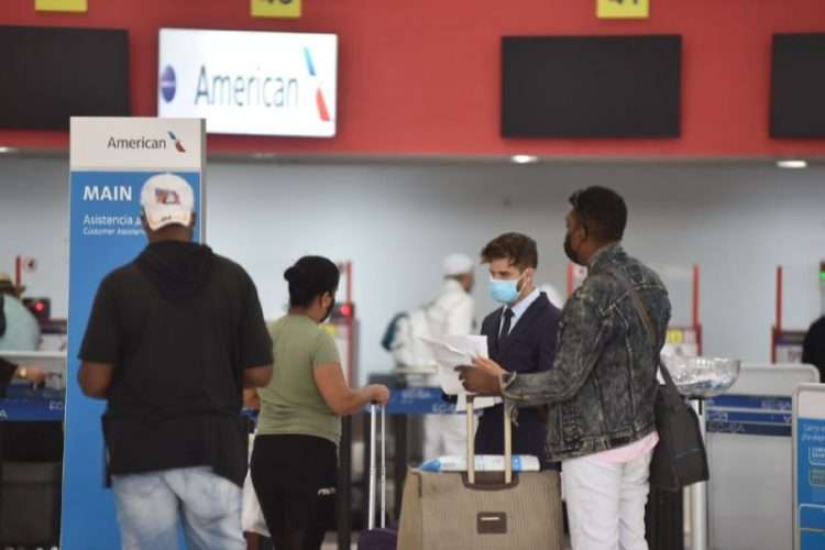 El aeropuerto de La Habana esperaba la llegada de 21 vuelos el lunes. Foto: Omara García/ACN.