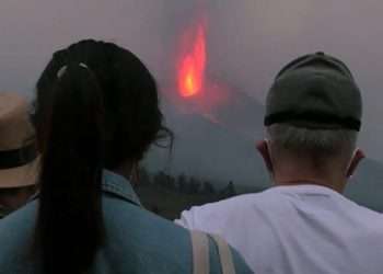 El volcán ha provocado un descenso del 71% en las reservas, según los datos de las autoridades municipales y la patronal hotelera. Foto: telecinco.es