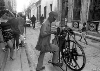 Afilador de tijeras. Una armonía casual, 1997. Centro Habana.