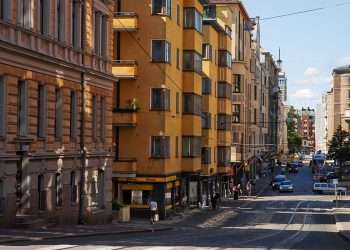 Una calle de Helsinki, la capital de Finlandia. Foto: Mstyslav Chernov, vía theculturetrip.com