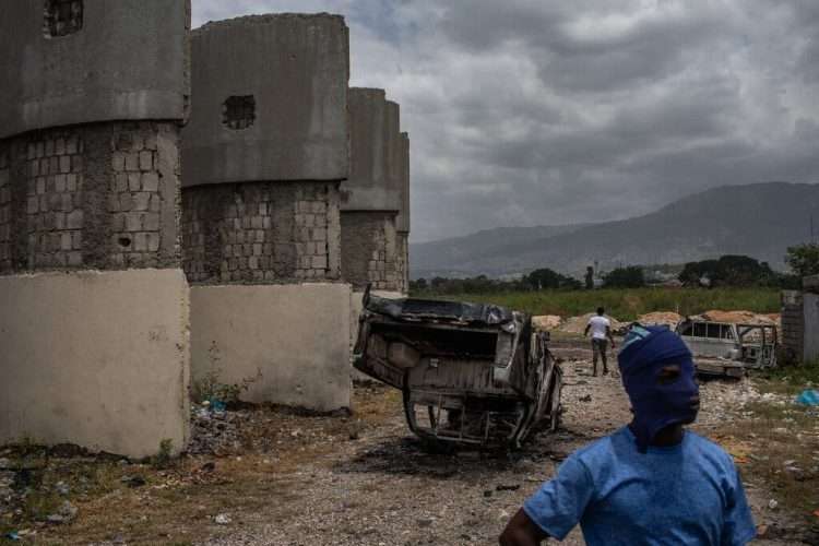 Integrante de la pandilla G9 en Haití.  Foto: Victor Moriyama/ The New York Times.