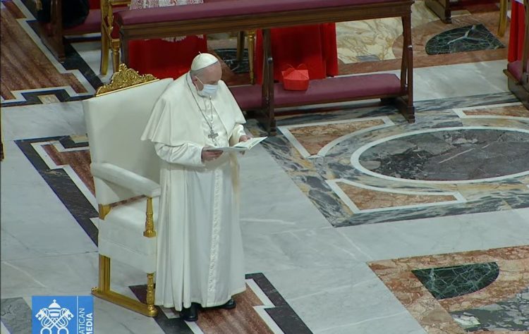 El papa Francisco en su misa del 31 de diciembre. Foto: Noticias del Vaticano.