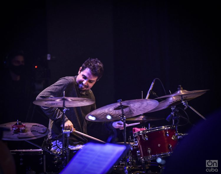 El baterista cubano Oliver Valdés presentó el Jazz Plaza su disco Nasobuco, Foto: Kaloian.