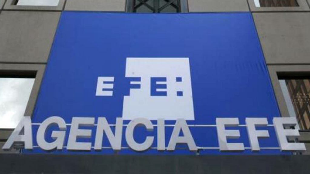 Logo de la agencia de noticias EFE en su sede. Foto: OKdiario / Archivo.