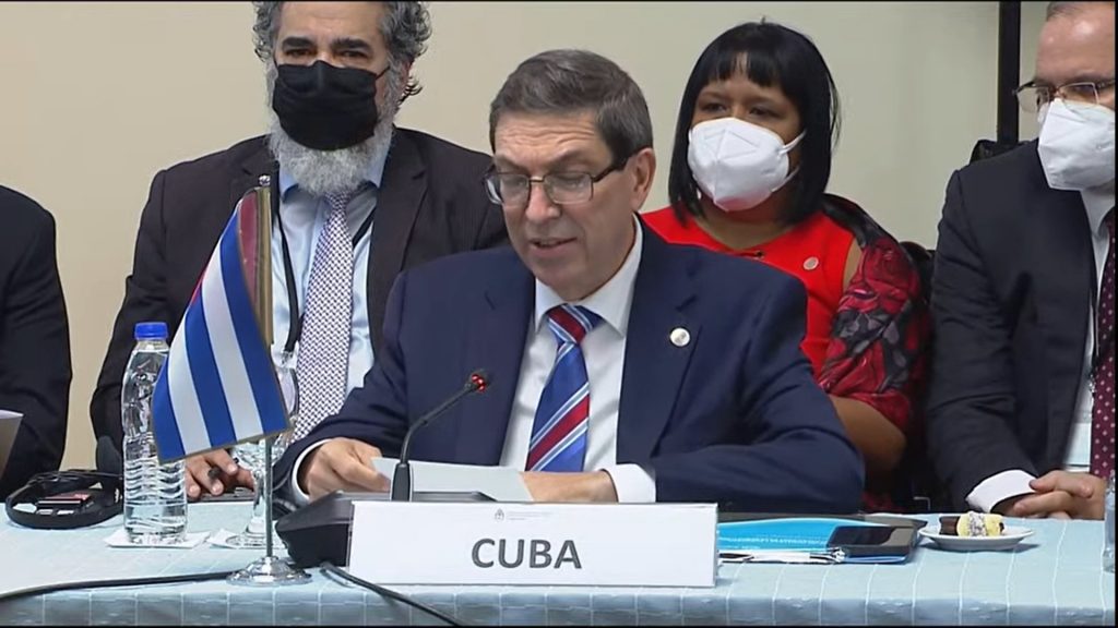 El canciller cubano Bruno Rodríguez, durante su intervención en la reunión de Cancilleres de la Comunidad de Estados Latinoamericanos y Caribeños (CELAC), en Buenos Aires, Argentina, el 7 de enero de 2022. Foto: @CubaMINREX / Twitter.