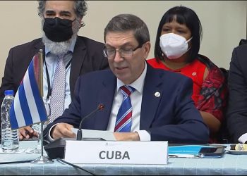 El canciller cubano Bruno Rodríguez, durante su intervención en la reunión de Cancilleres de la Comunidad de Estados Latinoamericanos y Caribeños (CELAC), en Buenos Aires, Argentina, el 7 de enero de 2022. Foto: @CubaMINREX / Twitter.