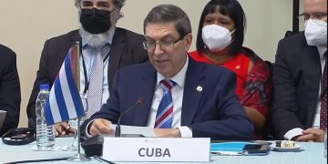 El canciller cubano Bruno Rodríguez, durante su intervención en la reunión de Cancilleres de la Comunidad de Estados Latinoamericanos y Caribeños (CELAC), en Buenos Aires, Argentina, el 7 de enero de 2022. Foto: @CubaMINREX / Twitter.