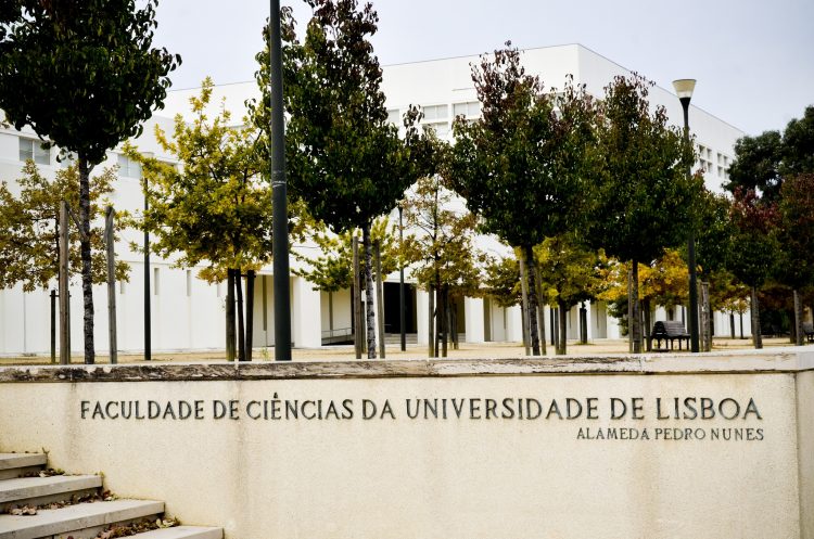 Fachada de la Facultad de Ciencias de la Universidad de Lisboa, donde ocurriría el ataque. Foto: Expresso.