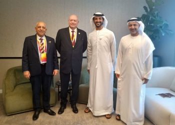 El ministro cubano de Comercio Exterior, Rodrigo Malmierca (segundo de izquierda a derecha), fue recibido por altos funcionarios del gobierno de Emiratos Árabes Unidos, durante su presencia en ese país con motivo de la Exposición Universal de Dubái. Foto: Mincex / Twitter.