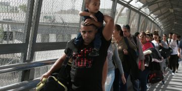 Imagen de archivo de migrantes cubanos en la frontera entre México y Estados Uidos. Foto: Christian Torres / AP / Archivo.
