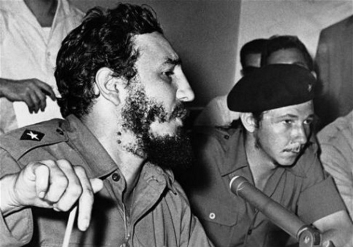 Fidel and Raul Castro (1968). Photo: Archive.