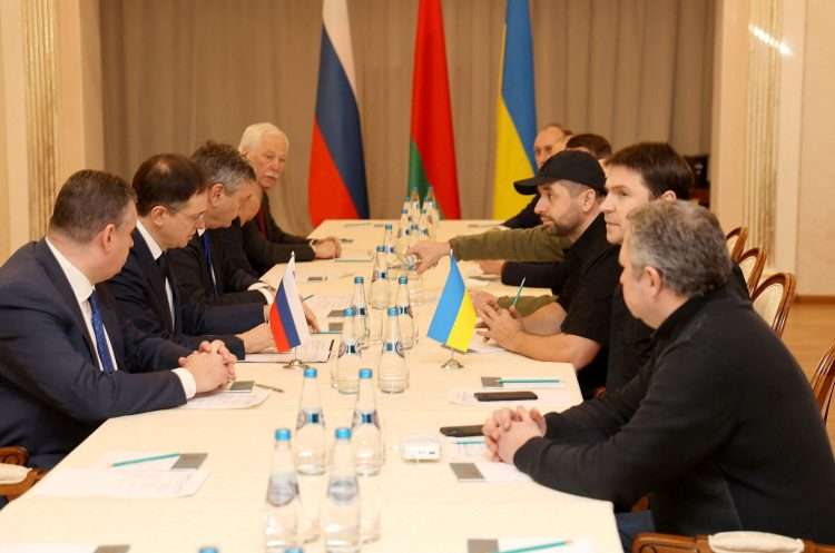 La segunda ronda de conversaciones Ucrania-Rusia. Foto: Livemint.