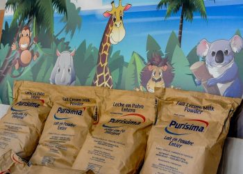 Leche el polvo donada por la UNICEF, en otros de los envíos recibidos por Cuba. Foto de archivo, tomada de: twitter.com/DiazCanelB