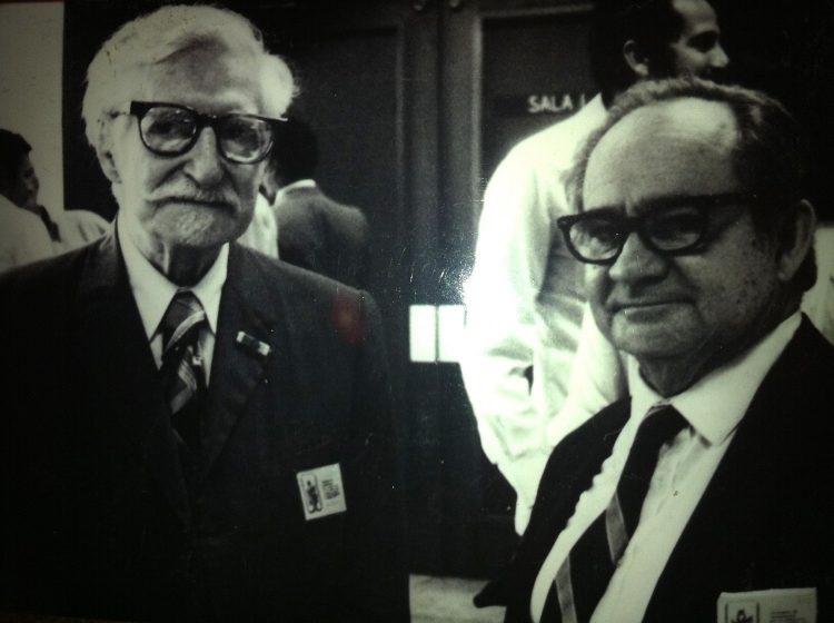 José Juan Arrom (der) y José Zacarías Tallet, en una fecha sin precisar. Foto: Archivo de la Casa de Iberoamérica.