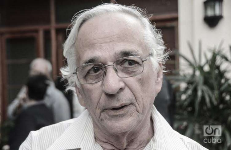 Manuel Herrera, director del filme "Zafiros, locura azul", Premio Nacional de Cine 2022 en Cuba. Foto: Regino Sosa / Archivo.
