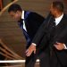 El actor Will Smith agrediendo al presentador Chris Rock durante la 94ª ceremonia de los Premios Oscar. Foto: Sporting News.