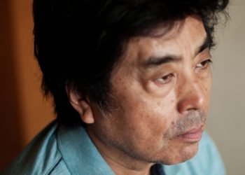 El escritor y cineasta Ryu Murakami, protagonista del auge de la música cubana en Japón, en los años noventa. Foto: Ko Sasaki, vía: Financial Times.