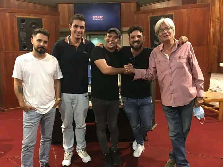 De izquierda a derecha: Oliver Valdés, Héctor Quintana, Yoyi Lagarza, Yandy Martínez y Enrique Carballea. Foto: Casa de las Américas/Facebook.