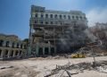 Vista del Hotel Saratoga, en La Habana, tras la explosión ocurrida en el lugar este viernes 6 de mayo de 2022. Foto: Otmaro Rodríguez.