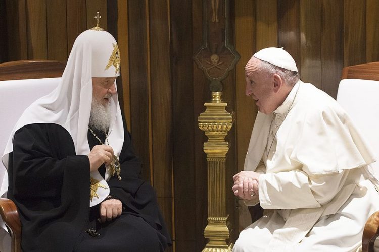El Papa Francisco se reúne con el Patriarca Kirill en La Habana, Cuba, el 12 de febrero de 2016. Foto:  L'Osservatore Romano.