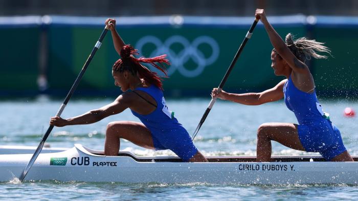 Las canoístas cubanas Yurisleidis Cirilo y Khaterin Nuevo en los Juegos Olímpicos de Tokio. Foto: Reuters / Archivo.