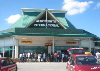 Aeropuerto Internacional "Frank País", de Holguín. Foto: Wikipedia.