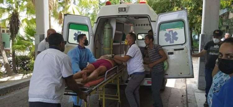 Un fallecido y ocho lesionados fue el saldo de un accidente masivo ocurrido este sábado en Cienfuegos. Foto: Tomada de la Agencia Cubana de Noticias.