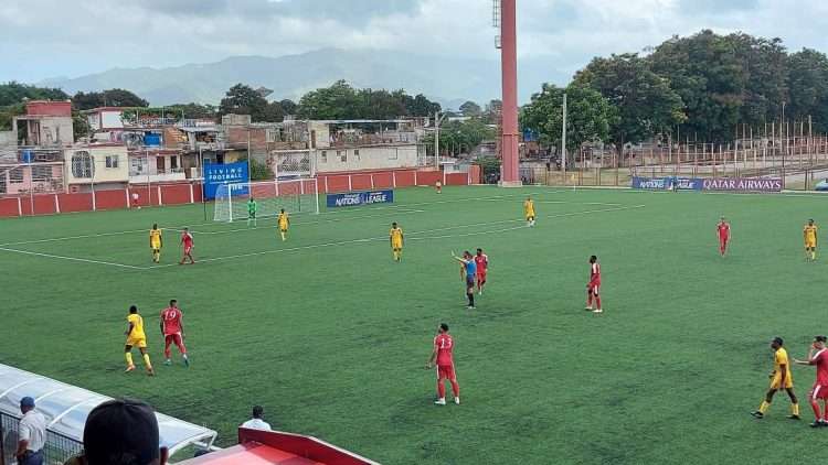Momento del partido de fútbol entre Cuba y Barbados, celebrado en Santiago de Cuba y ganado por los cubanos 3x0. Foto: Fútbolxdentro / Facebook.