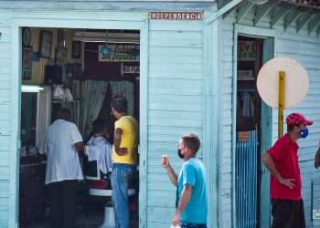 Una barbería en Cuba. Foto: Kaloian.