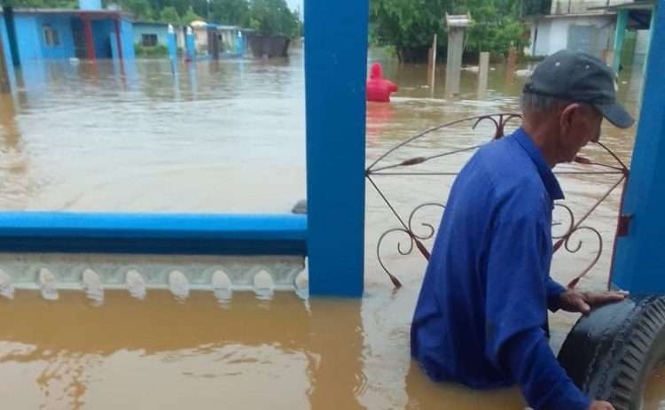 Inundaciones en la provincia cubana de Matanzas como consecuencia de las intensas lluvias. Foto: periódico Girón.