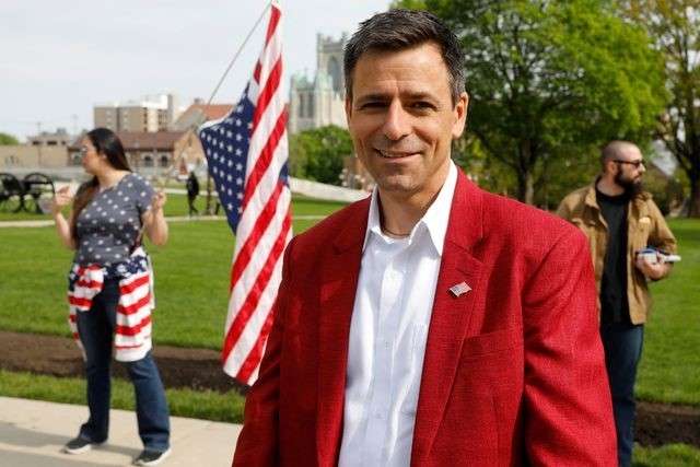 Ryan Kelley, uno de cinco candidatos republicanos a gobernador de Michigan. Foto:  AP.