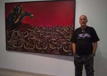 Ante “El gran fascista” (1973), una de sus obras más notables, en la muestra
retrospectiva Animales peligrosos, Museo Nacional de Bellas Artes, 2021.
