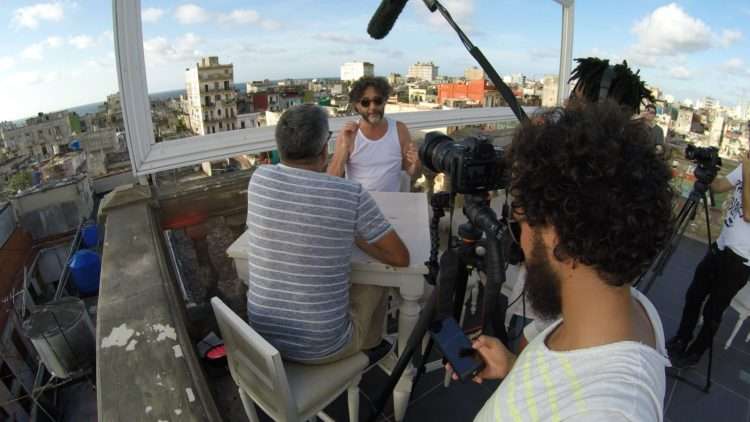 Rodaje del documental "La Habana de Fito", del realizador Juan Pin Vilar, en La Habana en 2022. Foto cortesía de los productores de la obra.