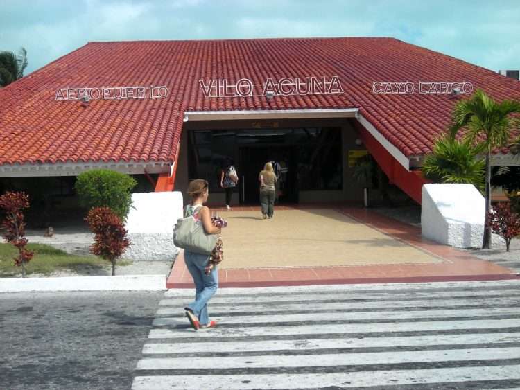 Aeropuerto internacional Vilo Acuña, Cayo Largo del Sur, Isla de la Juventud. Foto: Wikipedia.
