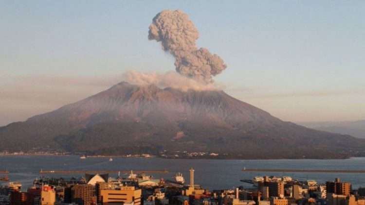 Imagen de archivo muestra actividad del volcán Sakurajima. Foto: andina.pe.