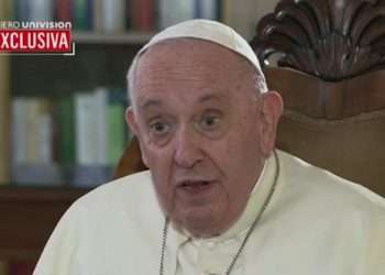 El papa Francisco durante una entrevista televisiva. Foto: Univisión.