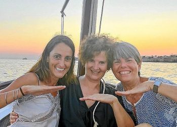 María Llompart, Carmen Carretero y Silvia Zapata, tres de las organizadoras del evento “Tierra Plana”. Foto: Menorca.