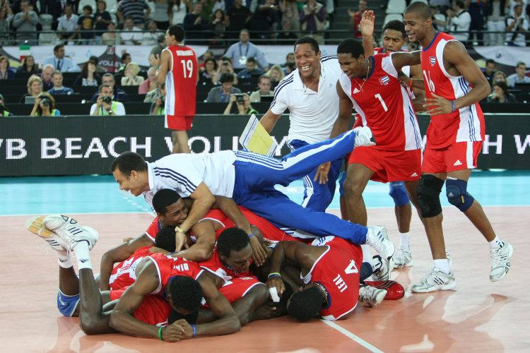 Jugadores cubanos celebran la victoria en semifinales del Campeonato Mundial del 2010, el último gran triunfo en estas lides. Foto: Getty Images.