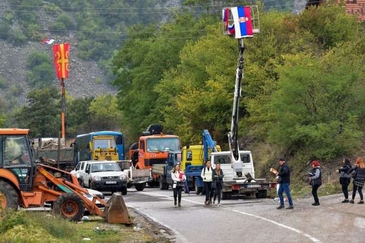 La frontera entre Serbia y Kosovo está bloqueada desde el pasado fin de semana. Foto: Elena Belgof / Reuters.