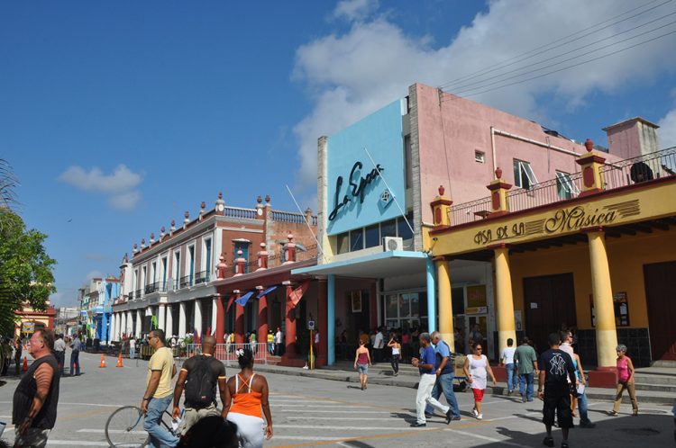 Imagen de archivo de la ciudad cubana de Holguín. Foto: viajescuba.org / Archivo.